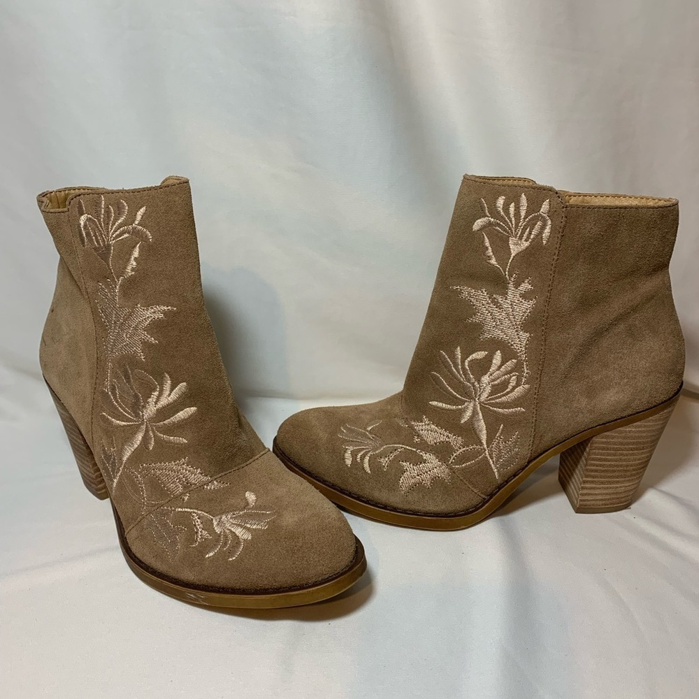 Lucky Brand Ankle Embroidered Boots Elenor Tan Suede 8M